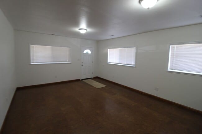 Building Photo - N10th754