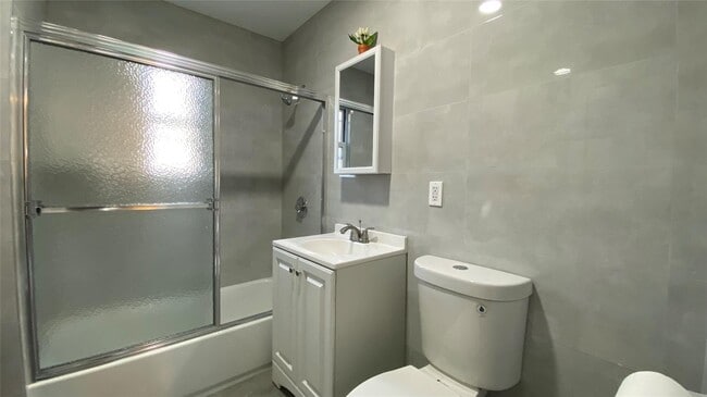 Foto del edificio - 59-44 Parsons Blvd