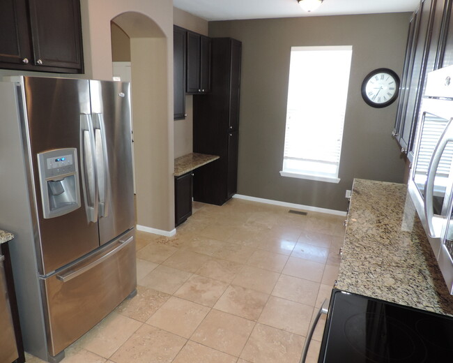 Foto del edificio - Conservatory 4 Bedroom Home (Available Imm...