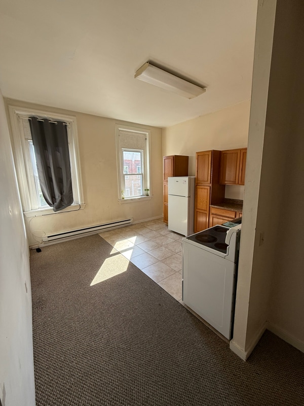 Building Photo - 662 Main St