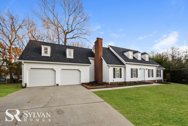 Foto del edificio - Move in ready beautiful 5-bedroom, 3-bathr...