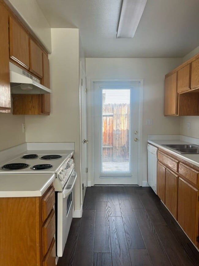 Foto del edificio - 1218 Reddick Ln