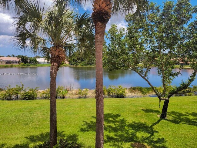 Foto del edificio - 7317 Smithbrooke Dr