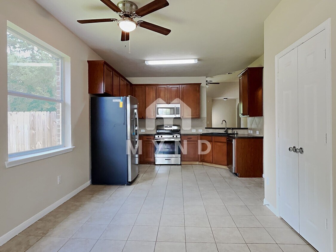 Primary Photo - 16511 River Wood Ct
