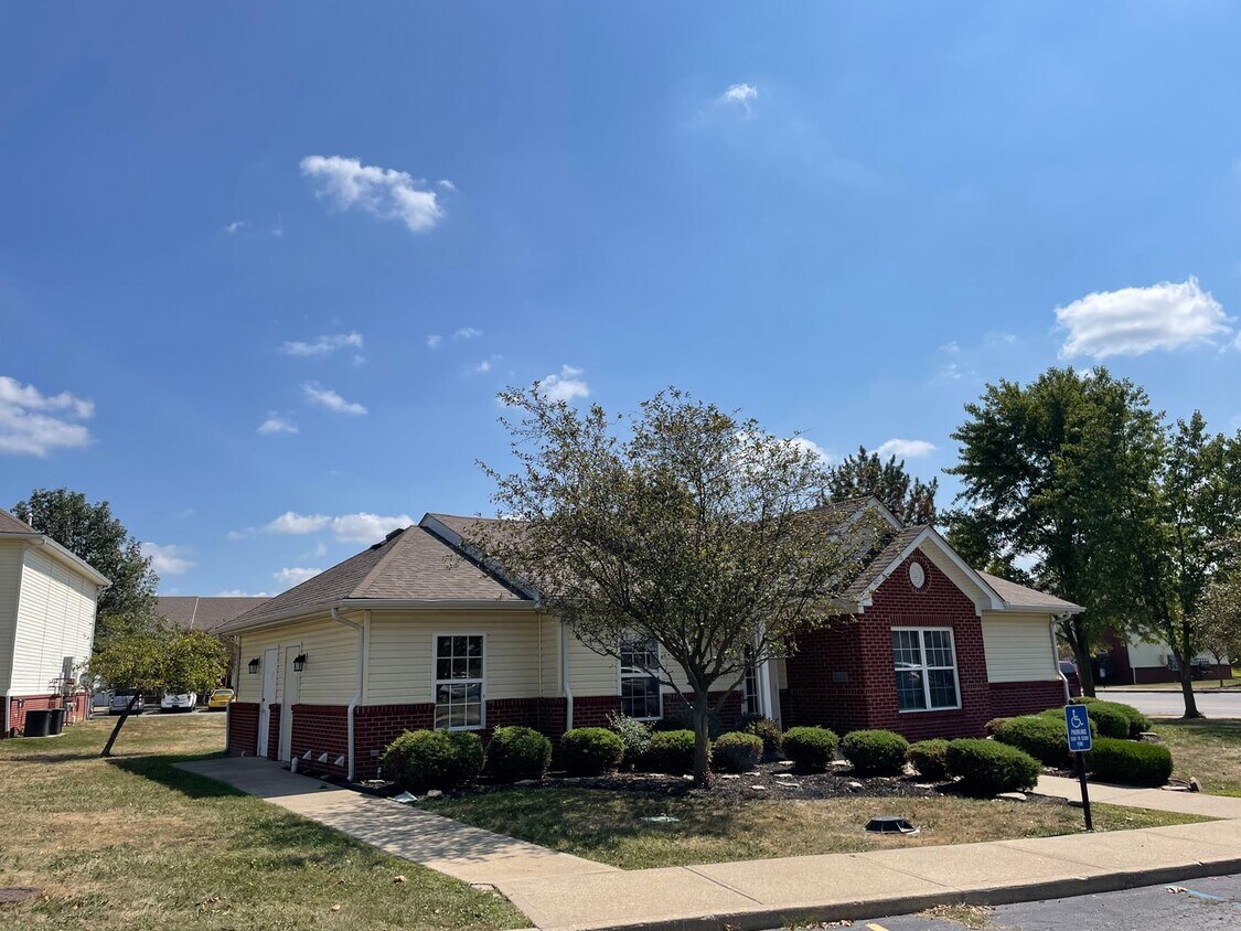 Primary Photo - 3 Minutes to Honda********** Rent $1249/month*********Peaceful Living