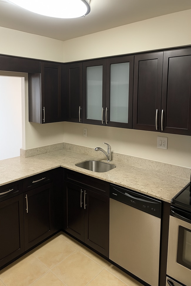Foto del edificio - 17105 N Bay Rd