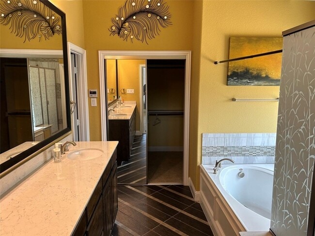Foto del edificio - 2721 Hammock Lake Dr