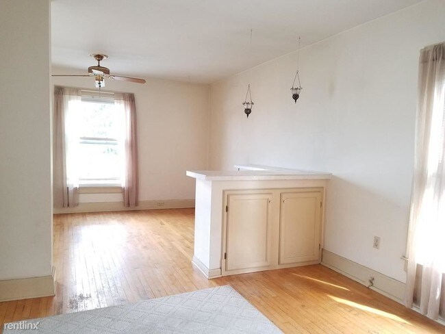 Building Photo - 2 br, 1 bath Apartment - 3483 N Pierce St