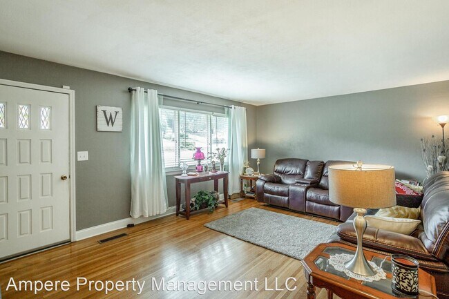 Building Photo - 3 br, 1.5 bath House - 3609 Maiden Dr