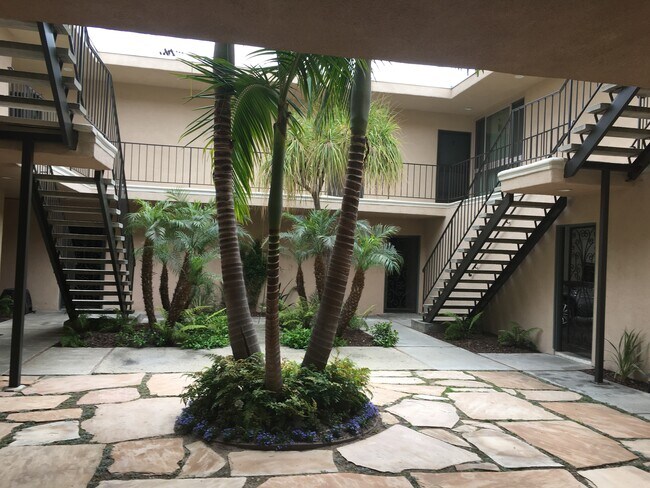 Foto del edificio - 3546 Del Amo Blvd