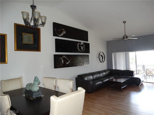 Foto del edificio - 3250 Cypress Glen Way