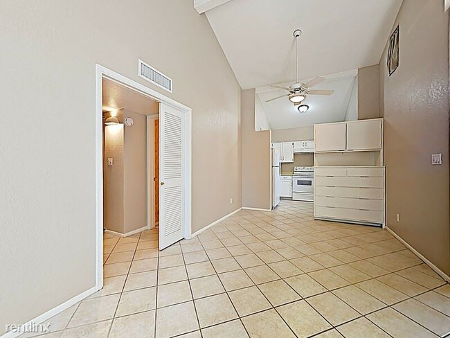 Building Photo - 6270 N 78th St