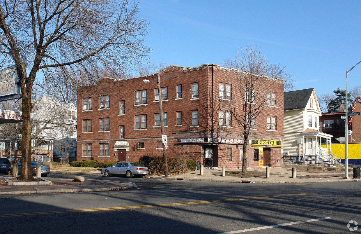 14681470 Albany Ave, Hartford, CT 06112 Apartments in Hartford, CT