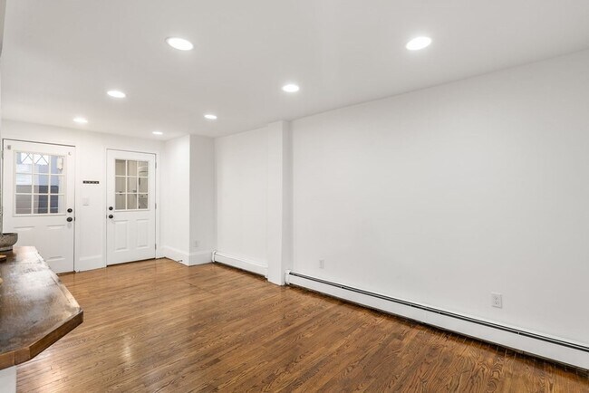 Building Photo - 302 K St