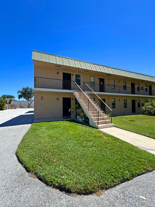 Building Photo - 1081 SE Monterey Rd