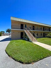 Building Photo - 1081 SE Monterey Rd