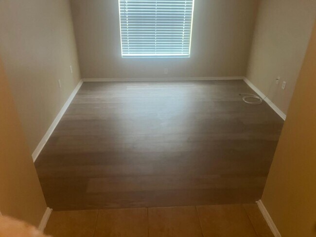 Building Photo - 3-bedroom, 2.5-bath Townhouse
