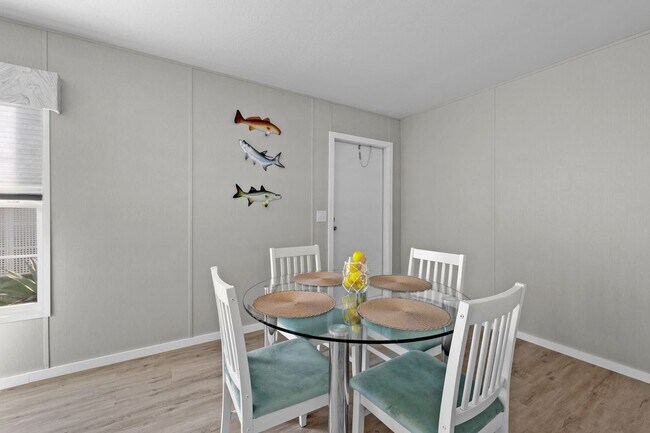 Foto del edificio - 1747 Beverly Dr