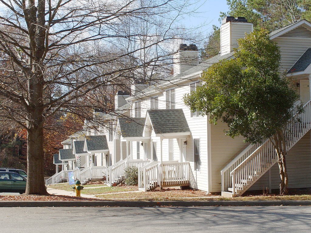 Primary Photo - 357 W Oak Ave