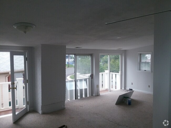 Building Photo - 314 N Bryan St