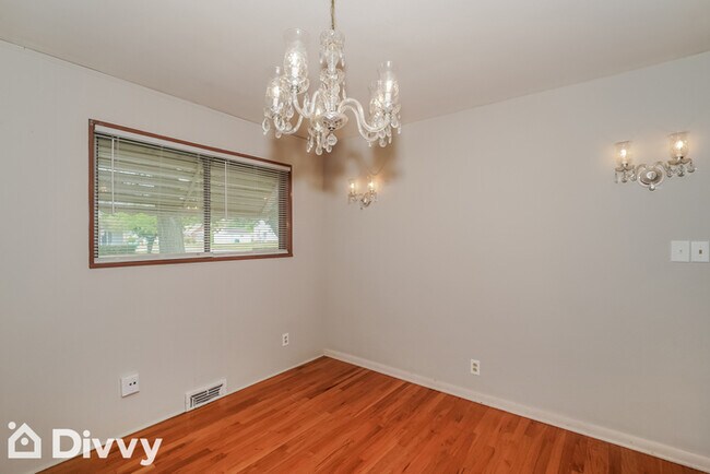 Foto del edificio - 6045 Dunham Rd