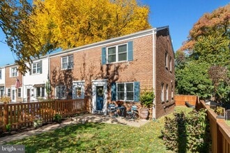 Building Photo - 110 E Rosemont Ave