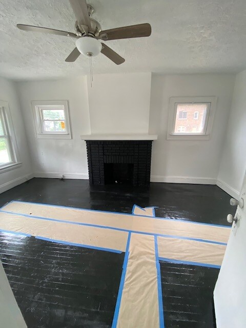Foto del edificio - 13517 Woodworth Rd