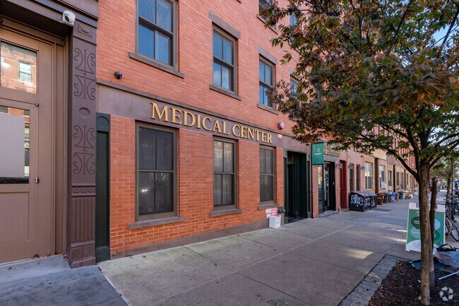 Building Photo - 112 Greenpoint Ave
