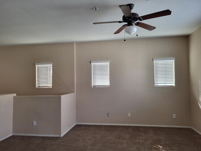 Building Photo - 2813 E Dunbar Dr