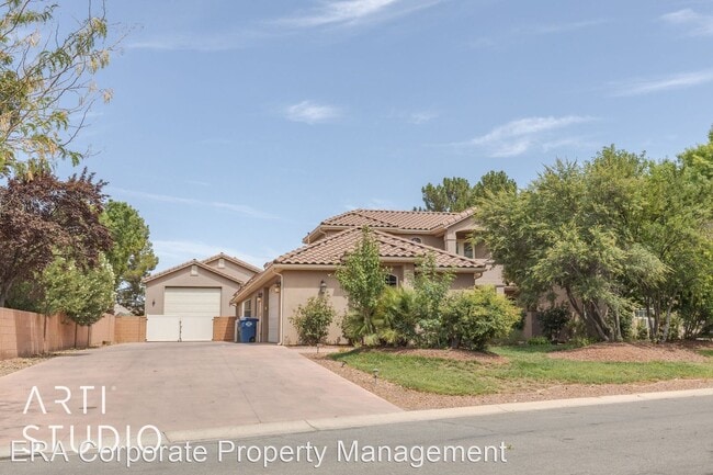 Building Photo - 5 br, 6.5 bath House - 584 W. Mariposa