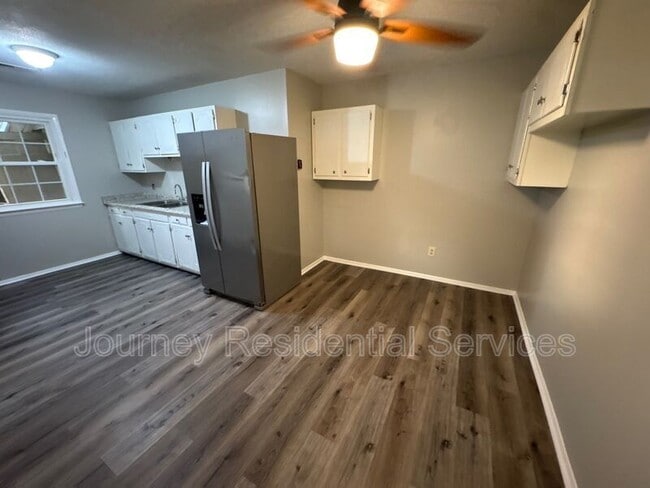 Building Photo - 1602 Ballymena Dr
