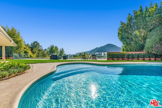 Foto del edificio - 2177 Summitridge Dr