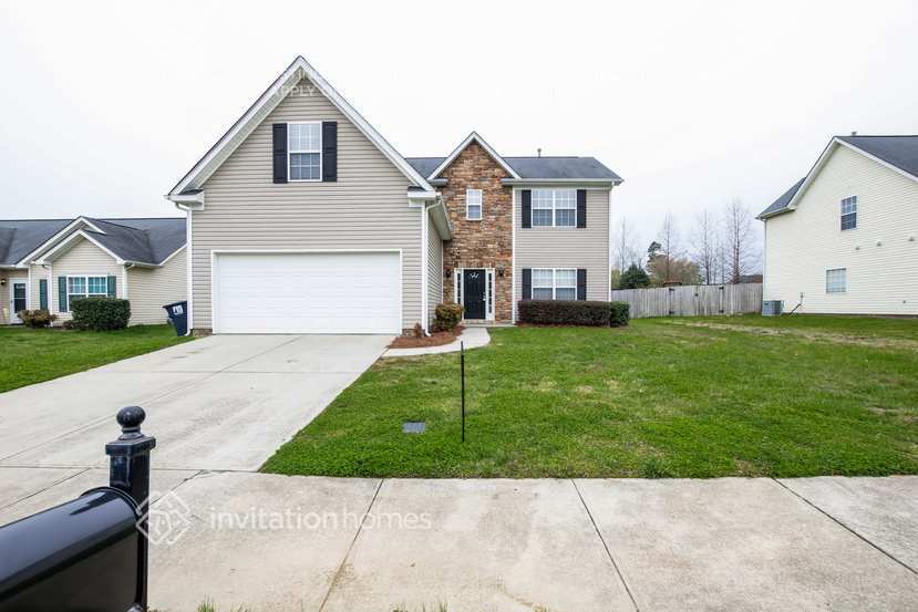 Foto principal - 1004 Oakstone Dr