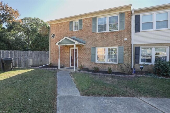 Building Photo - 4755 Old Hickory Rd