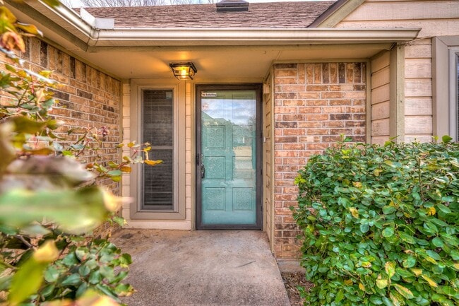 Photo - 4 Bed 2 Bath in Moore School District House