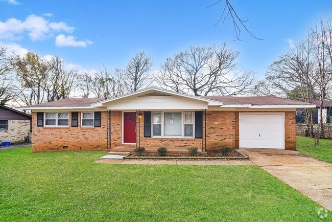 Building Photo - 2611 Trail Ridge Rd NW