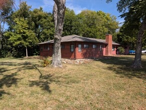 Building Photo - 1710 W Windsor Rd