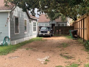 Building Photo - 119 E 27th St