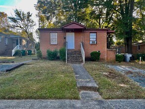 Building Photo - 1930 Terrybrook Ln