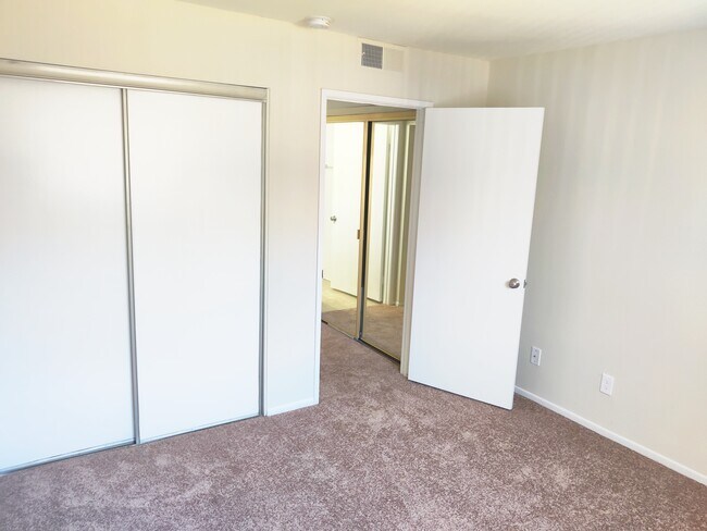Bedroom - 9841 White Oak Ave