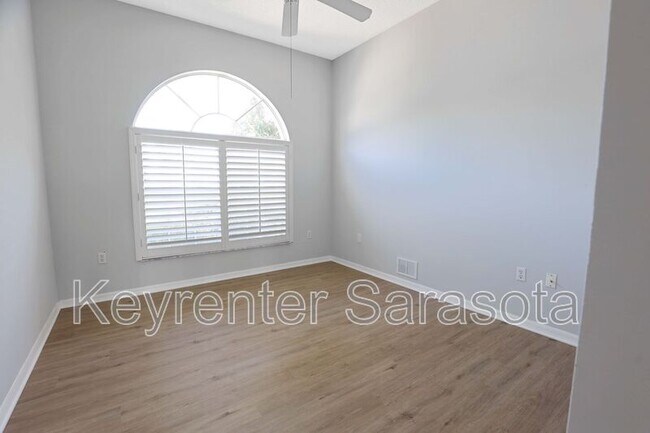 Building Photo - 4239 Balmoral Way