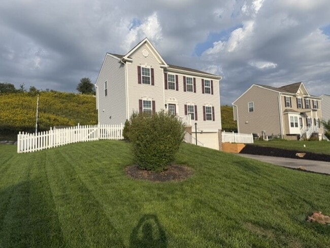 Building Photo - 422 Labrador Ln