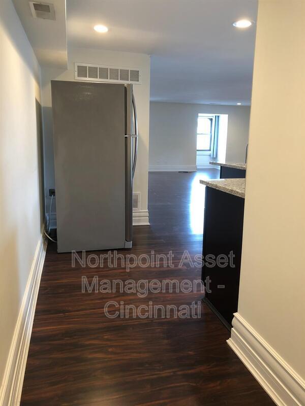 Foto del edificio - 221 W 9th St