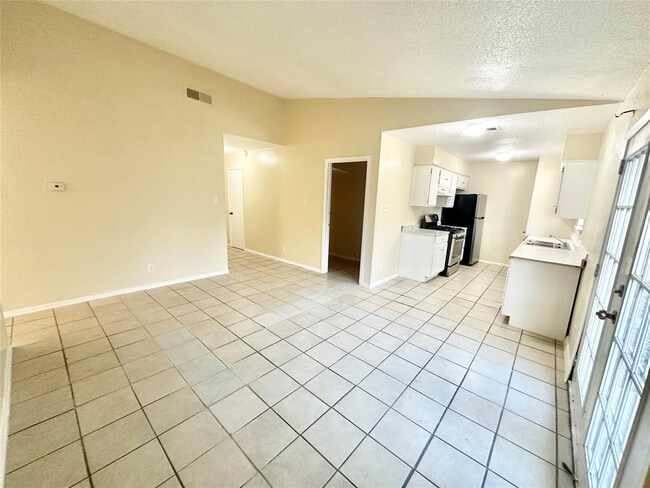 Building Photo - 7221 Ellington Cir