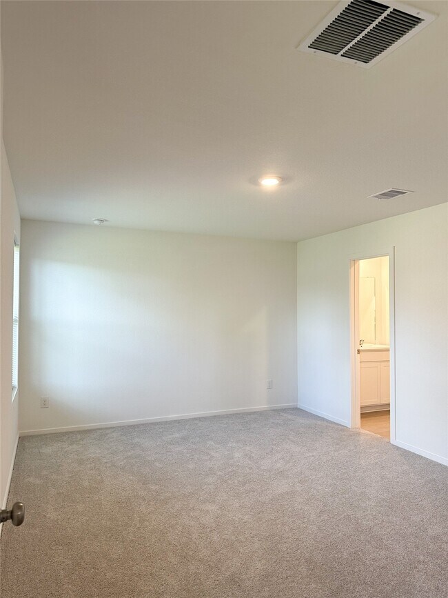 Building Photo - 229 Douglas Hls Dr