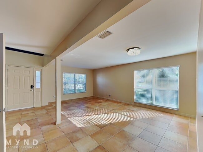 Building Photo - 1938 Blue Fox Ct