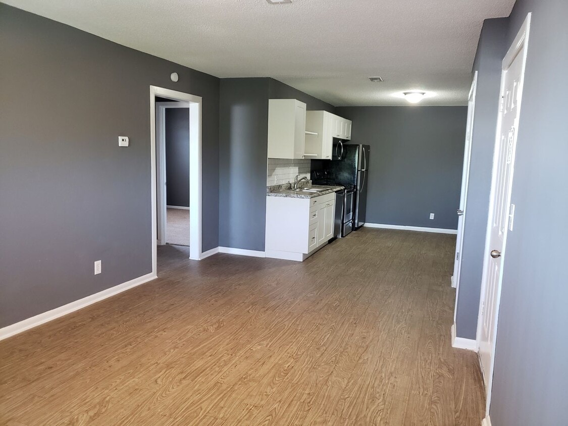 Building Photo - Mission Villas / Mission Villas LLC