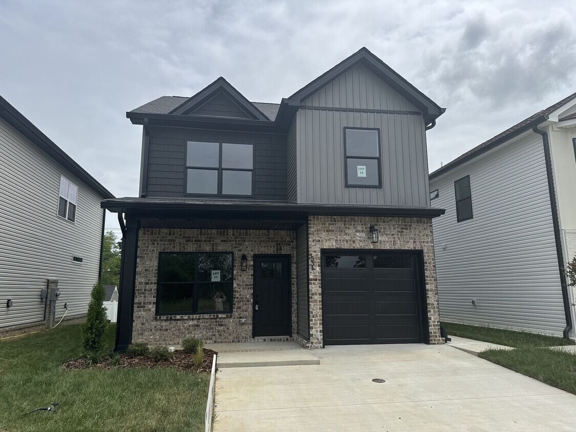 Primary Photo - 4 Bedroom Pet Friendly Home For Rent Near ...