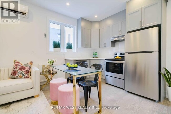 Building Photo - 129 Curzon St