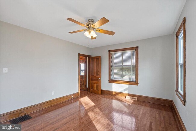 Foto del edificio - 923 N Main St